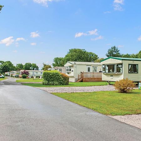 Parc Farm Holiday Park Mold Exterior foto